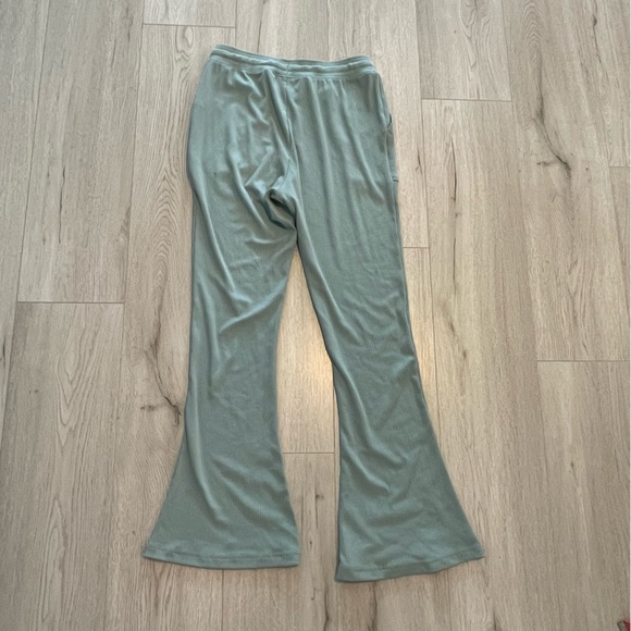 Gymshark Pause Ribbed Pant - Picture 8 of 9